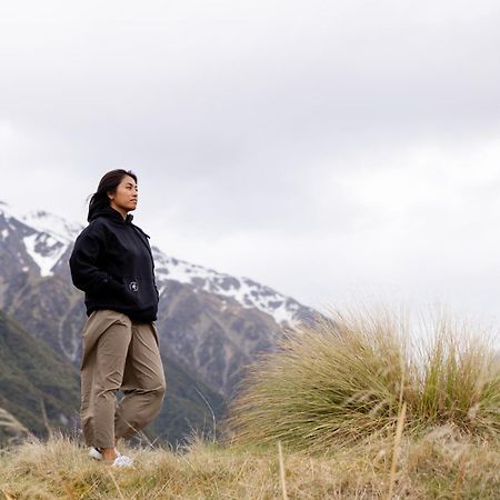 Haka House Aoraki Mt Cook Vandrarhem Aoraki / Mount Cook Exteriör bild