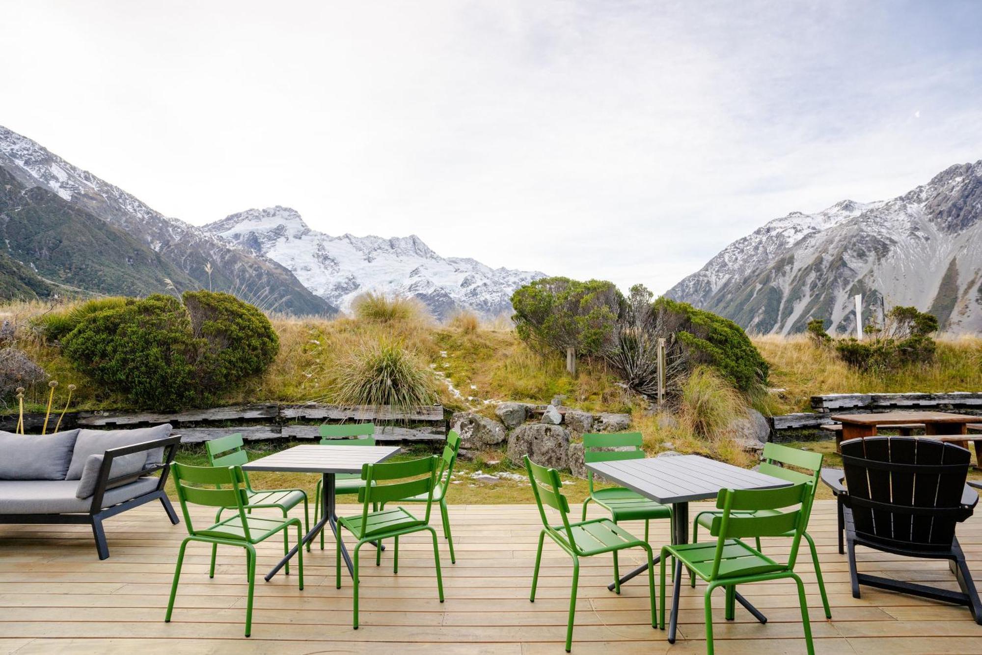 Haka House Aoraki Mt Cook Vandrarhem Aoraki / Mount Cook Exteriör bild