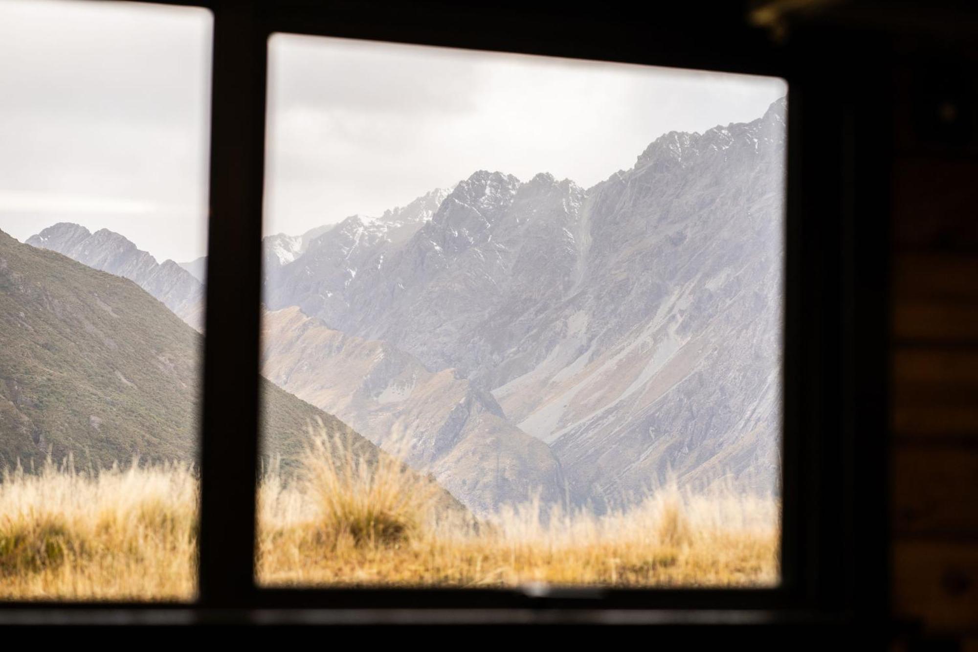 Haka House Aoraki Mt Cook Vandrarhem Aoraki / Mount Cook Exteriör bild